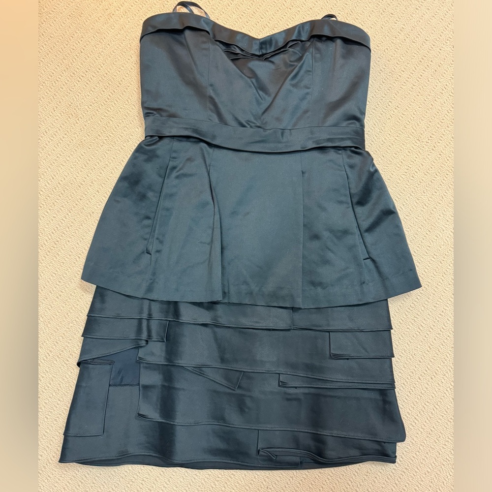 BCBG MAXAZRIA strapless navy layered cocktail dress size 6